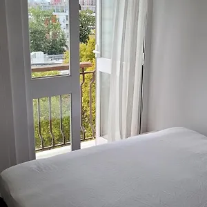 Comfy Near Metro & Airport Habitación en casa particular Lisboa